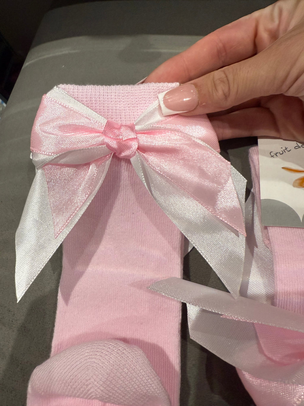 2 coloured bow socks