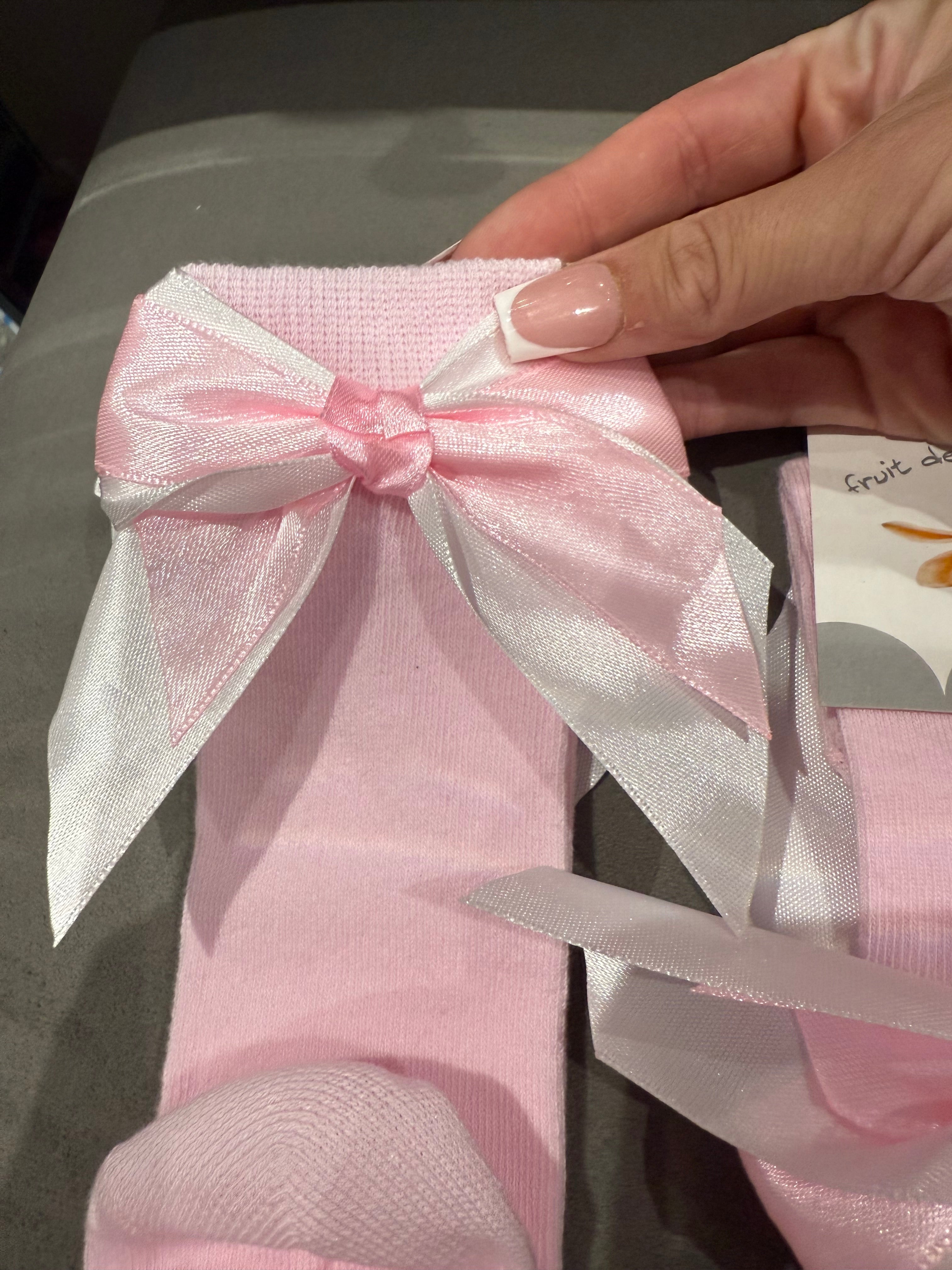2 coloured bow socks